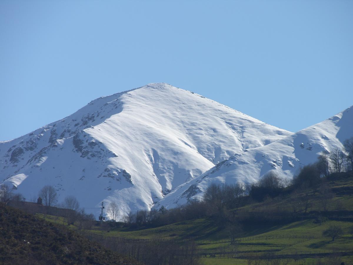 Posada El Pareon Sirviella Dış mekan fotoğraf